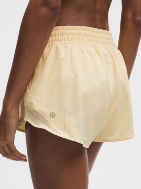 Lululemon Hotty Hot High Rise 2.5” Butter Buttercream cream 2 4 6 8 10 12 14 0